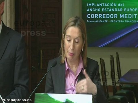 Fomento anuncia una nueva licitación para el AVE