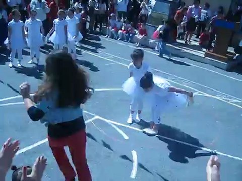 23 NİSAN ZEHRA HANIM İLKÖĞRETİM OKULU 3/A SINIFI GÖSTERİSİ