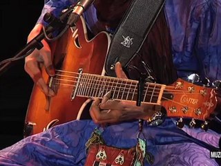 10 years Muziekpublique | Anana Haroun (guitar and vocals): Ténéré