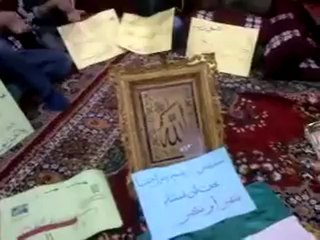 فري برس درعا حوران  الحارة سهرة ثورية مع ثوار الحارة23 4 2012 Daraa