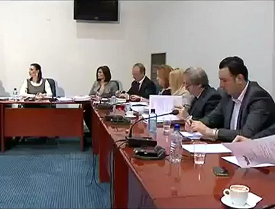 Shqiptarët fyhen në mes veti me Fjalë Rrugësh në qeverin e Maqedonis