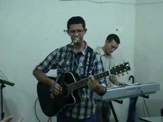 Irmão Edson Louvando na CEEN Eusebio Parte 3
