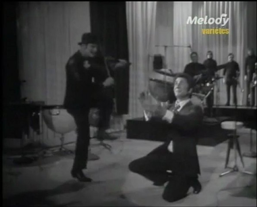 --gilbert BECAUD (1972 n&b)-- ""La Vente Aux Encheres""