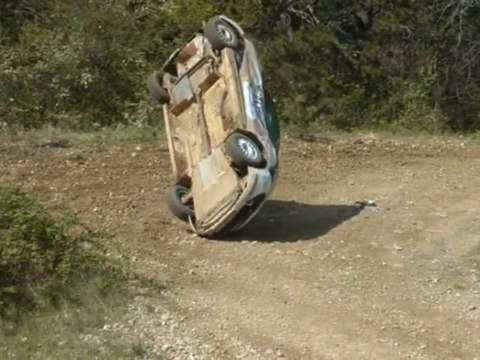 sortie de route de la 207 n°62 rallye terre de l'auxerrois 2012