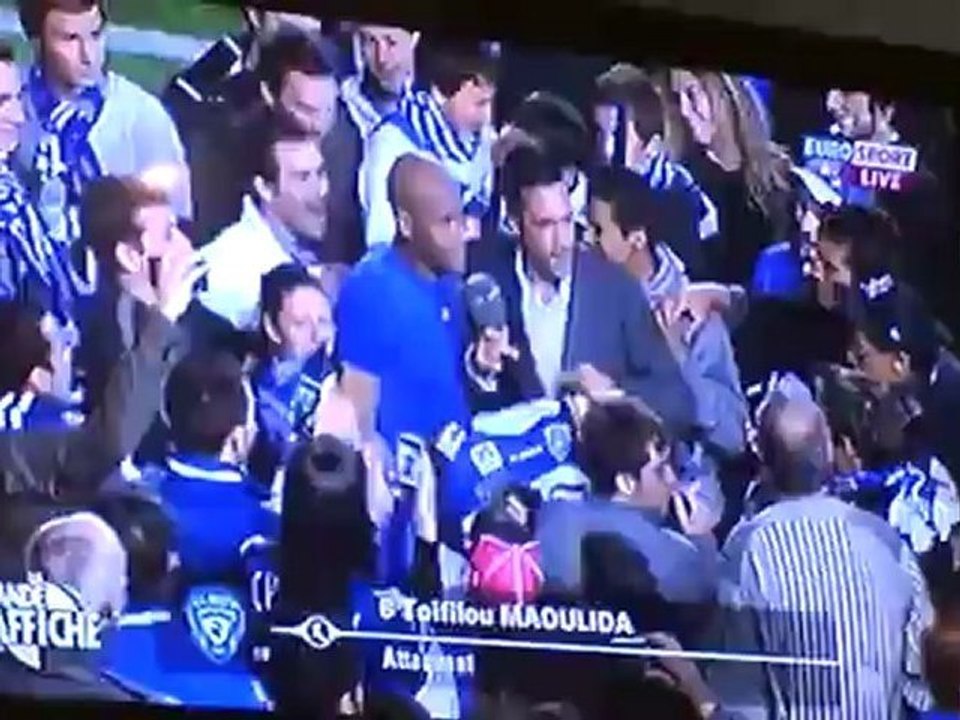 Fin de Match - Les joueurs de Bastia au milieu du public.