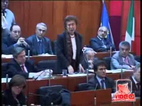 Napoli - Cade Iervolino, si vota a maggio