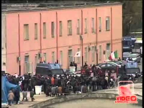 Santa Maria C.V. - I primi 300 permessi di soggiorno