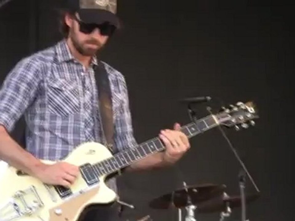 "Roman" like Roman around Sonia Leigh