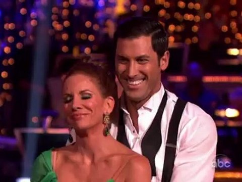 Melissa Gilbert & Maksim Chmerkovskiy - Viennese Waltz