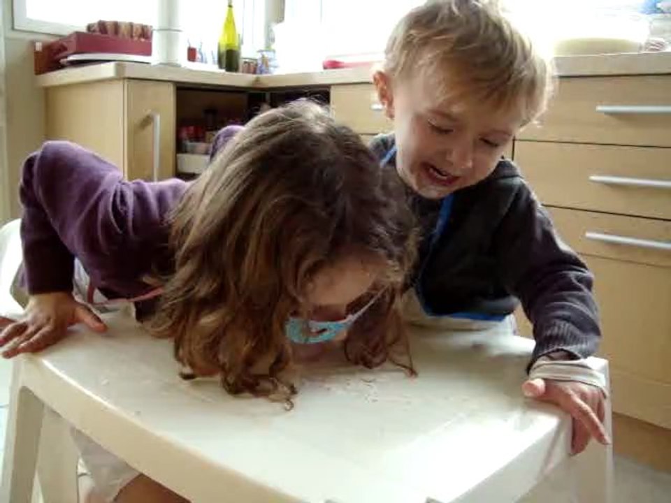 Pousse toi avec ta grosse tête !!