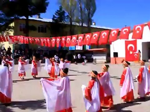 Gülek Atatürk İ.Ö.O. 23 Nisan 2012 3. Sınıf Kafkas Halk Oyunları Gösterisi 1. Bölüm