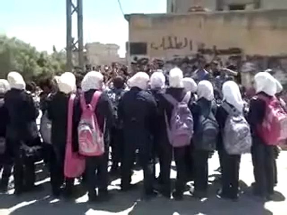 فري برس ريف دمشق الكسوة المحتلة مظاهرة رائعة لطلاب الكسوة24 4 2012 Damascus
