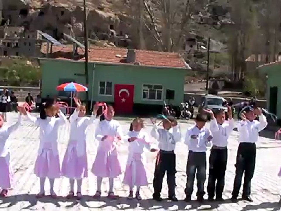 Niğde Merkez Narköy İ.Ö.O 4/A Sınıfı 23 Nisan 2012 Etkinlikleri "Bende Özledim Oyunu"