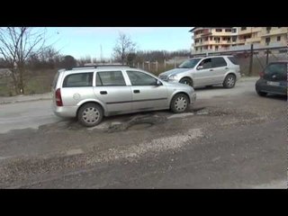 Cesa (CE) - Strade dissestate nell'area dello stadio