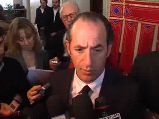 raccolta firme per i soldi alle imprese