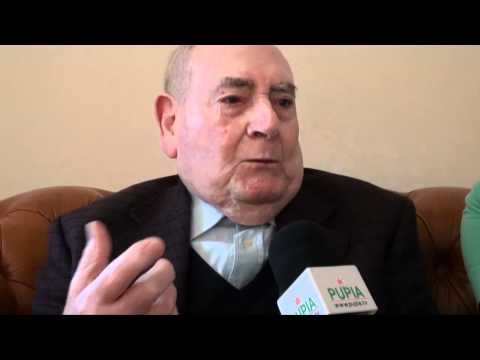 Carinaro (CE) - Raffaele Guida offre la reliquia a S.Eufemia (12.04.12)