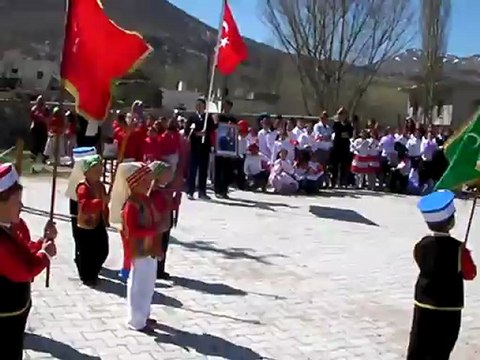 Niğde Merkez Narköy İ.Ö.O Ana Sınıfı 23 Nisan 2012 Etkinlikleri Mehteran Takımı