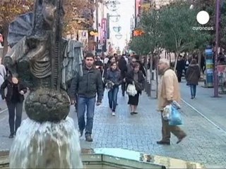 Yunan ekonomisinde bu yıl yüzde 5 daralma bekleniyor