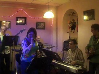 05  19 04 12  Patchwork avec Véronique DAUDON, Pat et BainUr à la Pizza Gogo Dreux