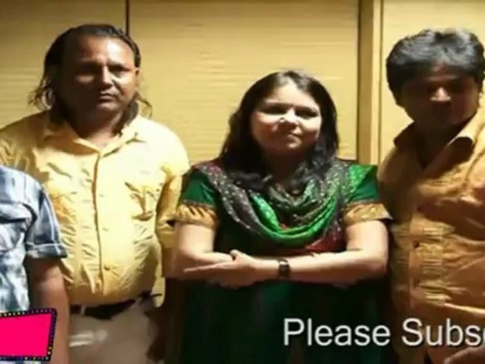 Sadhana Sargam Posing With The Team