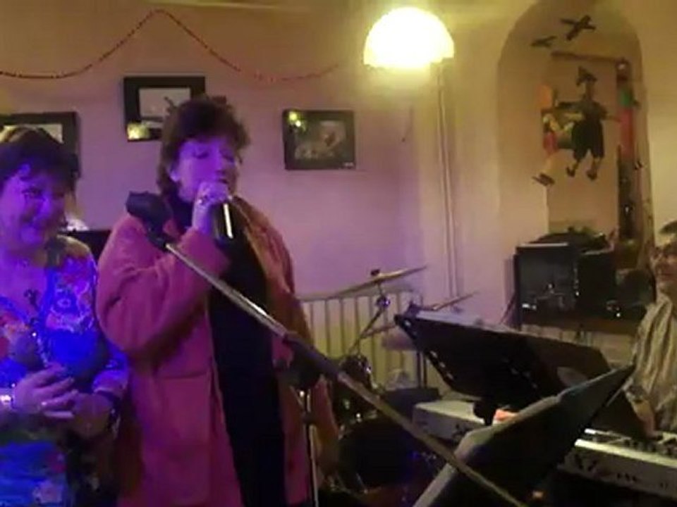 09  16 04 12 Patchwork avec Véronique DAUDON et Murielle LAROSE à la Pizza Gogo Dreux