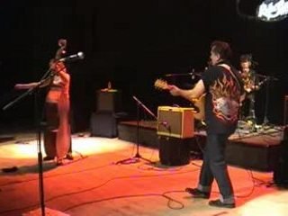 Betty and The Bops se presente