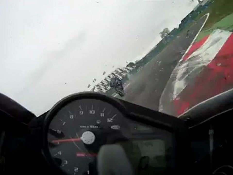 magny cours F1 en rsv1000