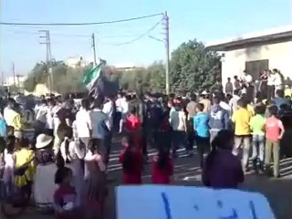 Video herunterladen: فري برس درعا إنخل مظاهرة صباحية رغم الحصار نصرة للمدن المنكوبة 24 4 2012 Daraa