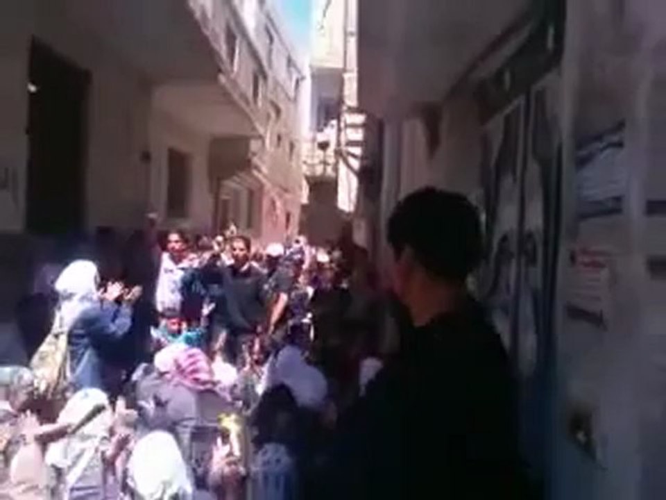 فري برس دمشق مظاهرة طلابية بمشاركة الحرائر في حي القدم 24 4 2012 3 Damascus