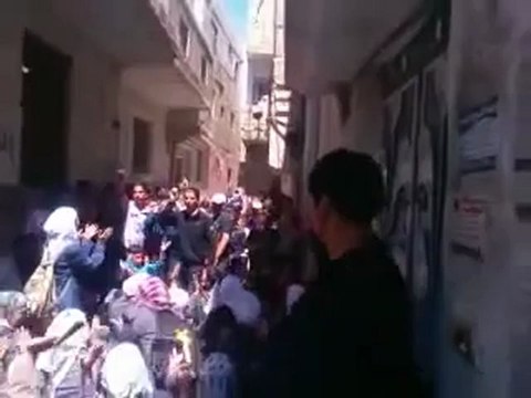 فري برس دمشق مظاهرة طلابية بمشاركة الحرائر في حي القدم 24 4 2012 3 Damascus