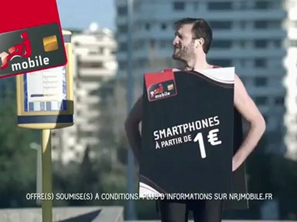 Pub NRJ Mobile contre Free Mobile dans un bus