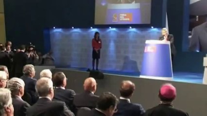 Nichi Vendola - Berlusconi in Russia, una scena indecorosa