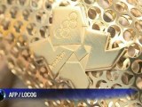 GB: visite de l'usine qui fabrique les torches olympiques