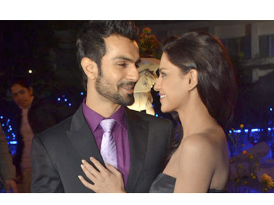 Hot Veena Malik To Play Supermodel In Her Next - Bollywood Hot