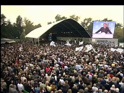 Milano - Berlusconi alla festa del Pdl - Immigrazione clandestina