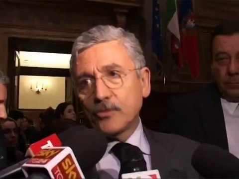 D'Alema - La comunità internazionale protegga i civili in Libia