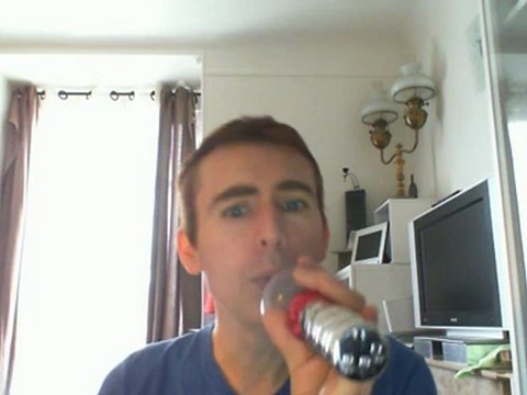 Wiwi égratigne jeunesse lève toi de Damien Saez