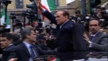 Berlusconi - L'uscita dal Palazzo di Giustizia