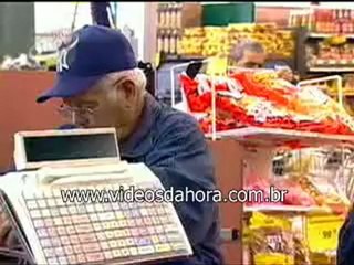 pegadinha_lingua_que_ve_codigo_de_barra bonno van der putten