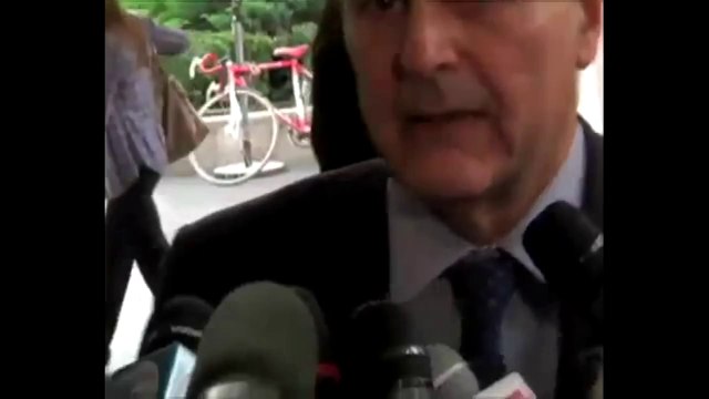 Bersani - La Manovra non porta né al pareggio dei conti né alla crescita