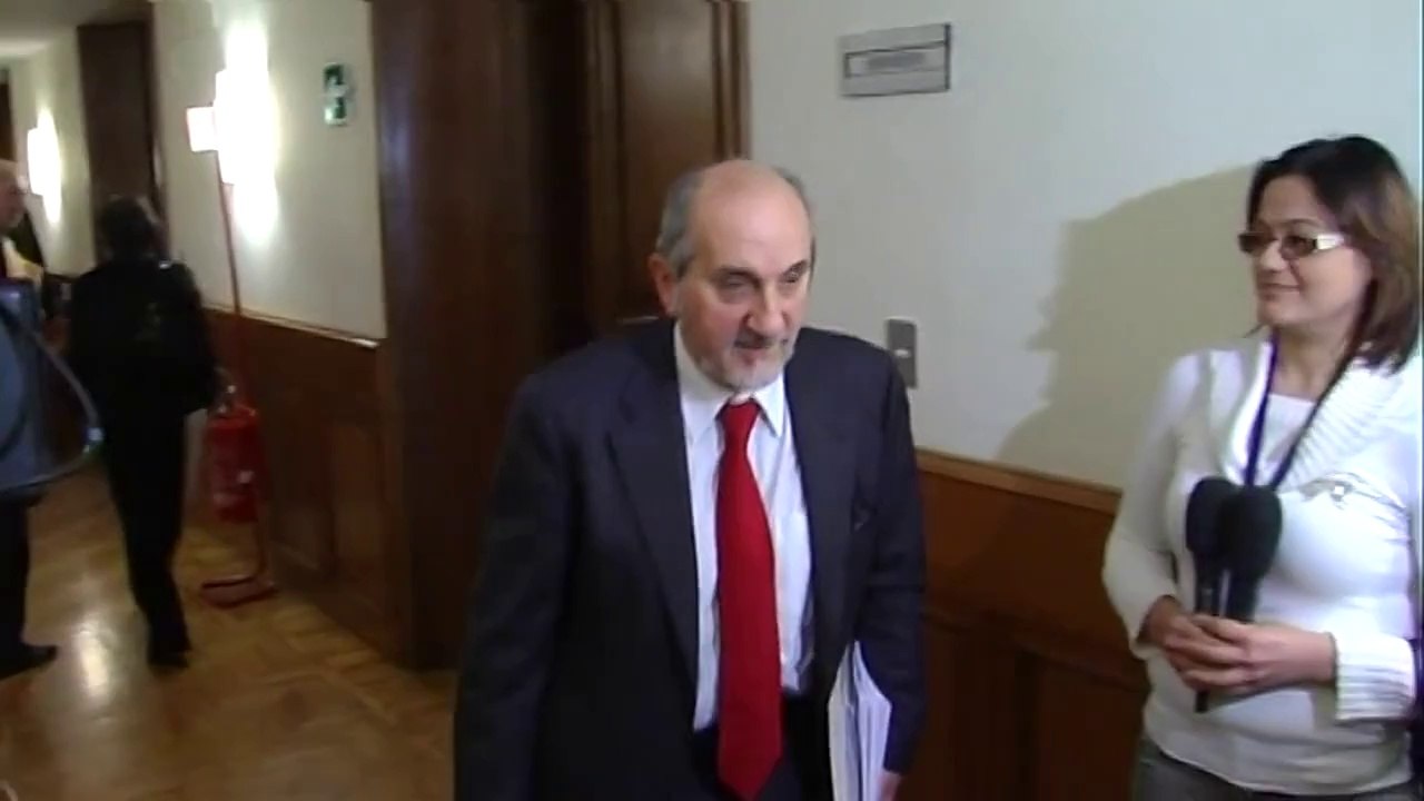 Roma - Commissione Bilancio, uscita Parlamentari