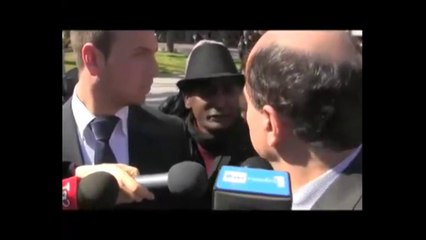 Palermo - Bersani risponde a un immigrato (27.02.12)