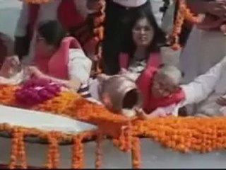 India scatters Gandhi's ashes - 30 Jan 08