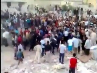 Blast rips through building in Hama, Syria