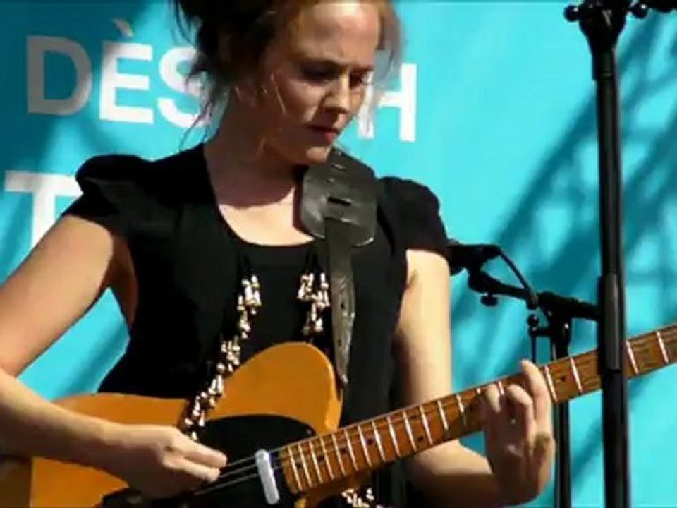 LISA PORTELLI  LIVE PARIS PLAGE 2010