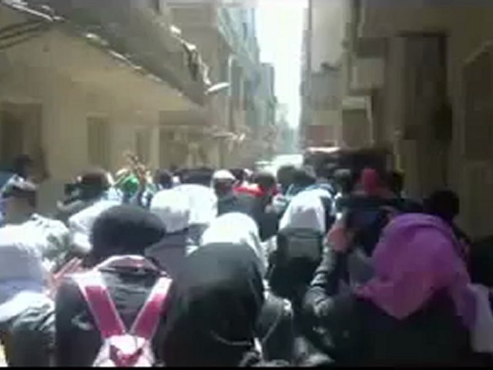 فري برس ريف دمشق مظاهرة لطلبة الجولان المباع  في السيدة زينب 25 4 2012ج1 Damascus