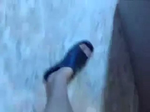 فري برس حلب اقتحام المدينة الجامعية من قبل عصابات الاسد 25 4 2012 ج1 Aleppo