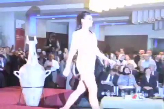 Arınç, Hitit defilesi izledi