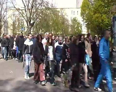 Beauvais : marche d'hommage aux victimes de l'accident av. Kennedy