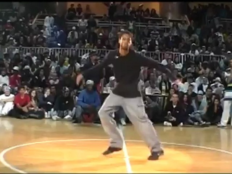 Judge Didier got house dance moves !